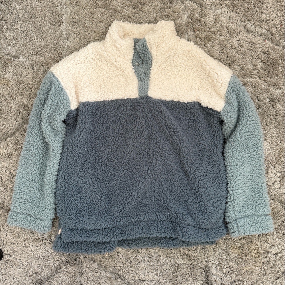 3 button women’s Sherpa jacket! Size Small!